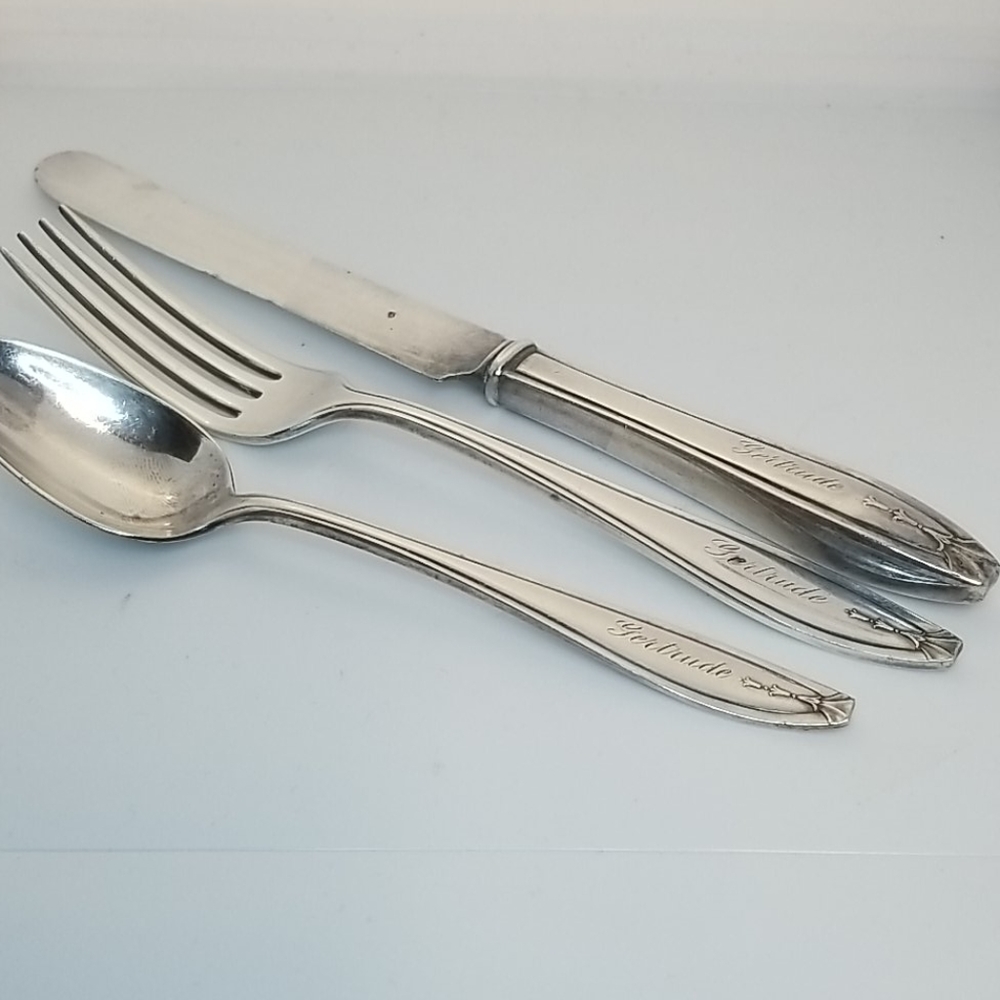 Antique Wallace Silversmiths Silverplate Child Set